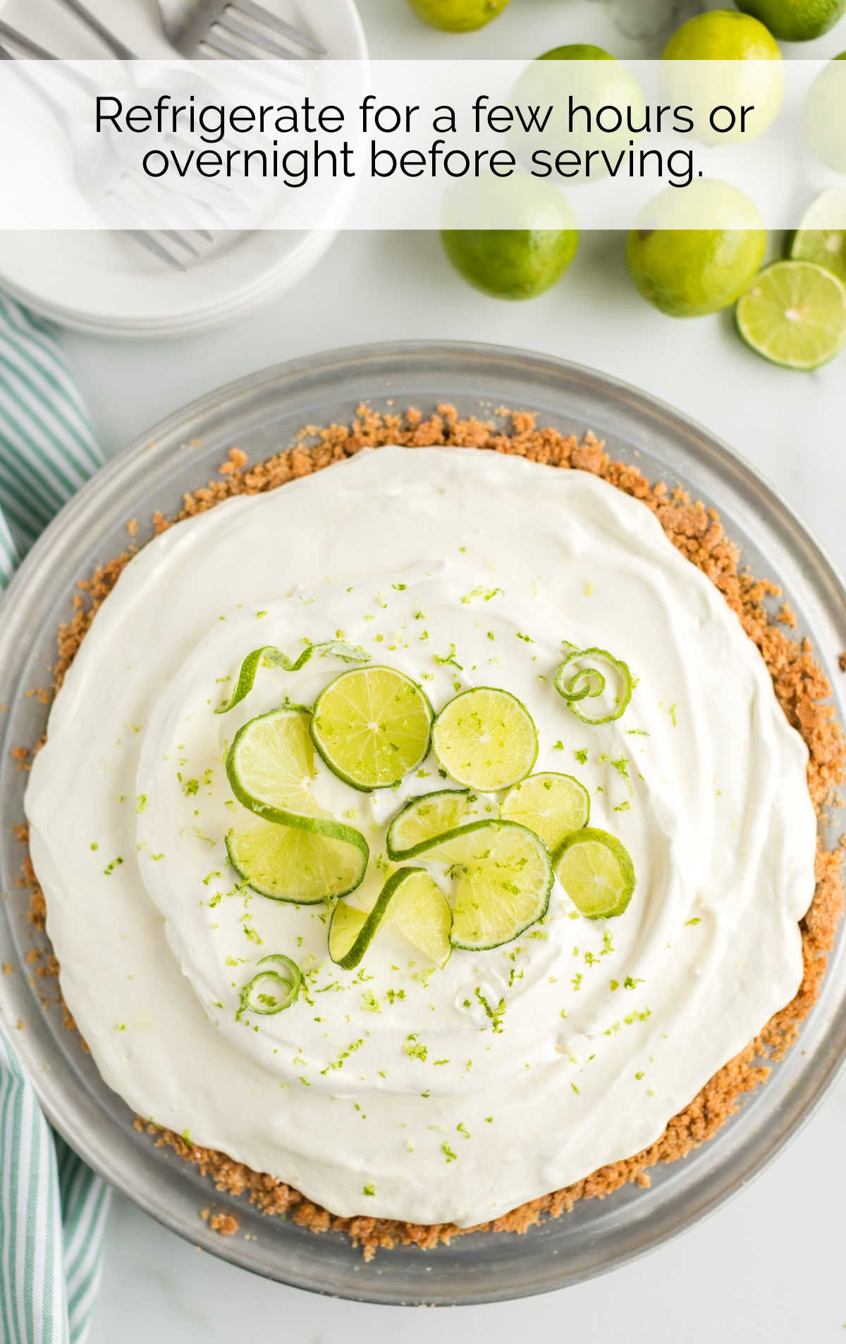 key lime pie garnished with lime slices