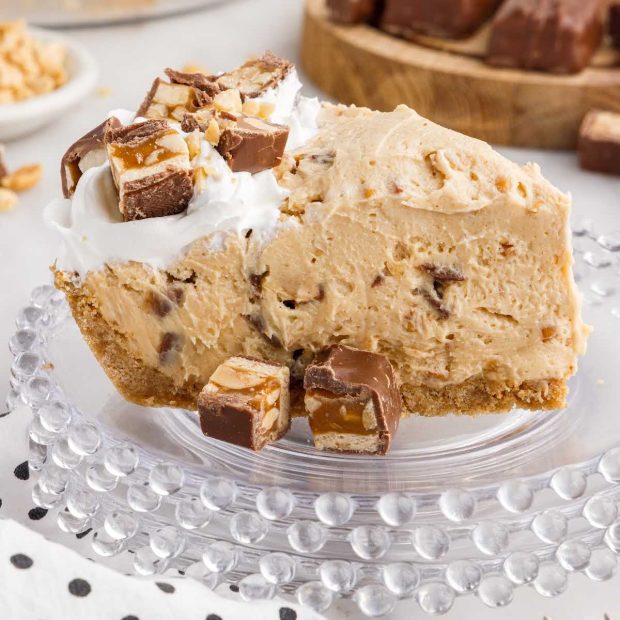 No-Bake Snickers Bar Pie - Pass the Dessert