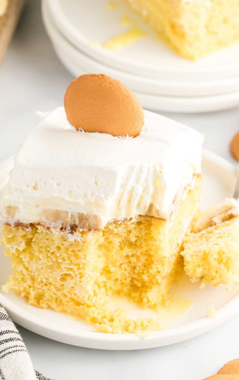 Banana Pudding Cake - Pass the Dessert