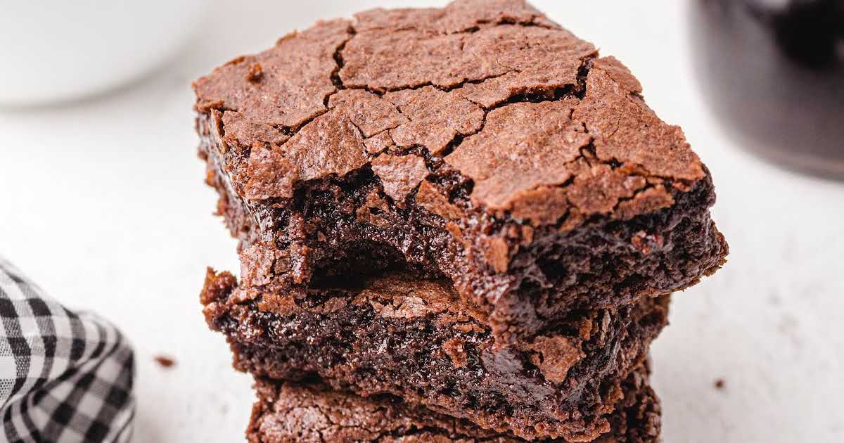 Ooey Gooey Chocolate Brownies - Pass The Dessert