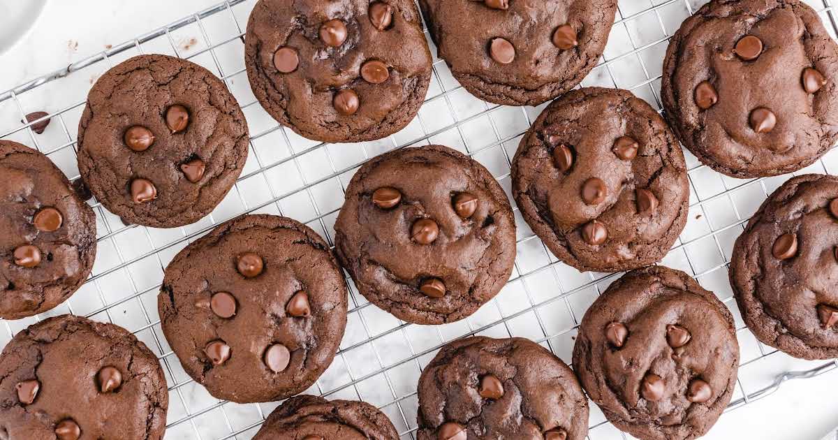 Double Chocolate Chip Cookies Pass the Dessert