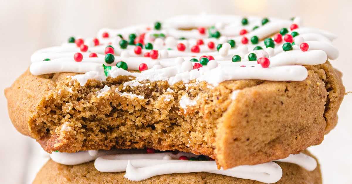 Soft Gingerbread Cookies - Pass the Dessert