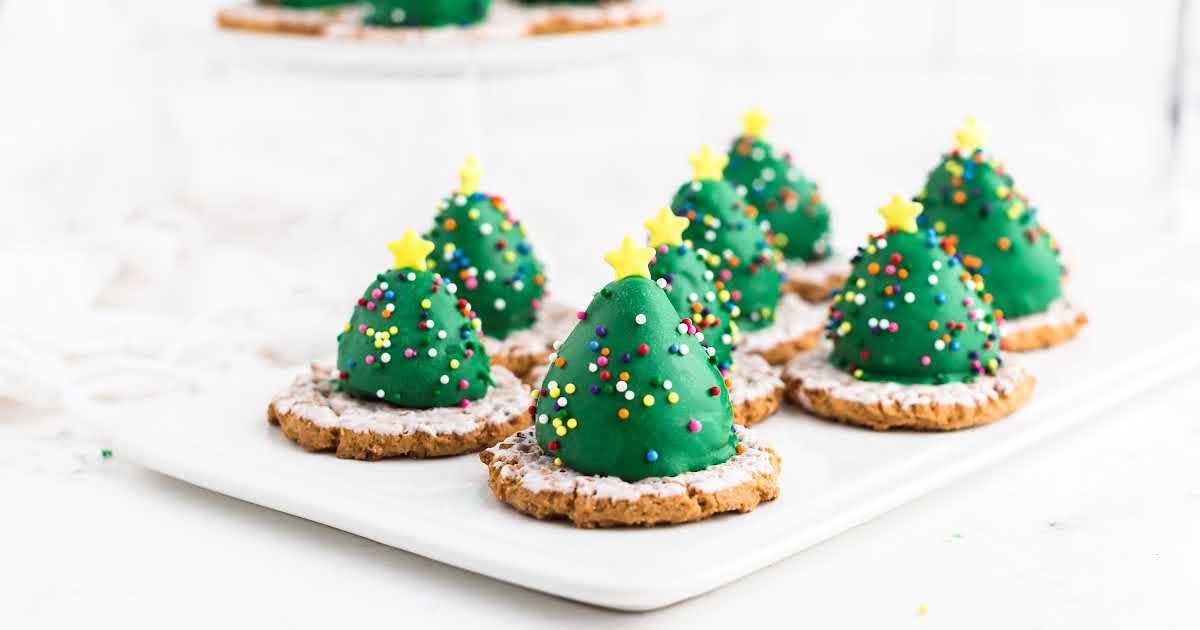 Strawberry Christmas Trees - Pass the Dessert