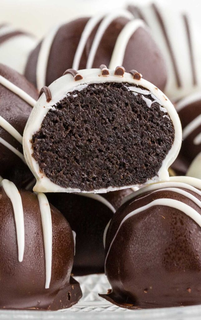 Oreo Balls - Pass the Dessert