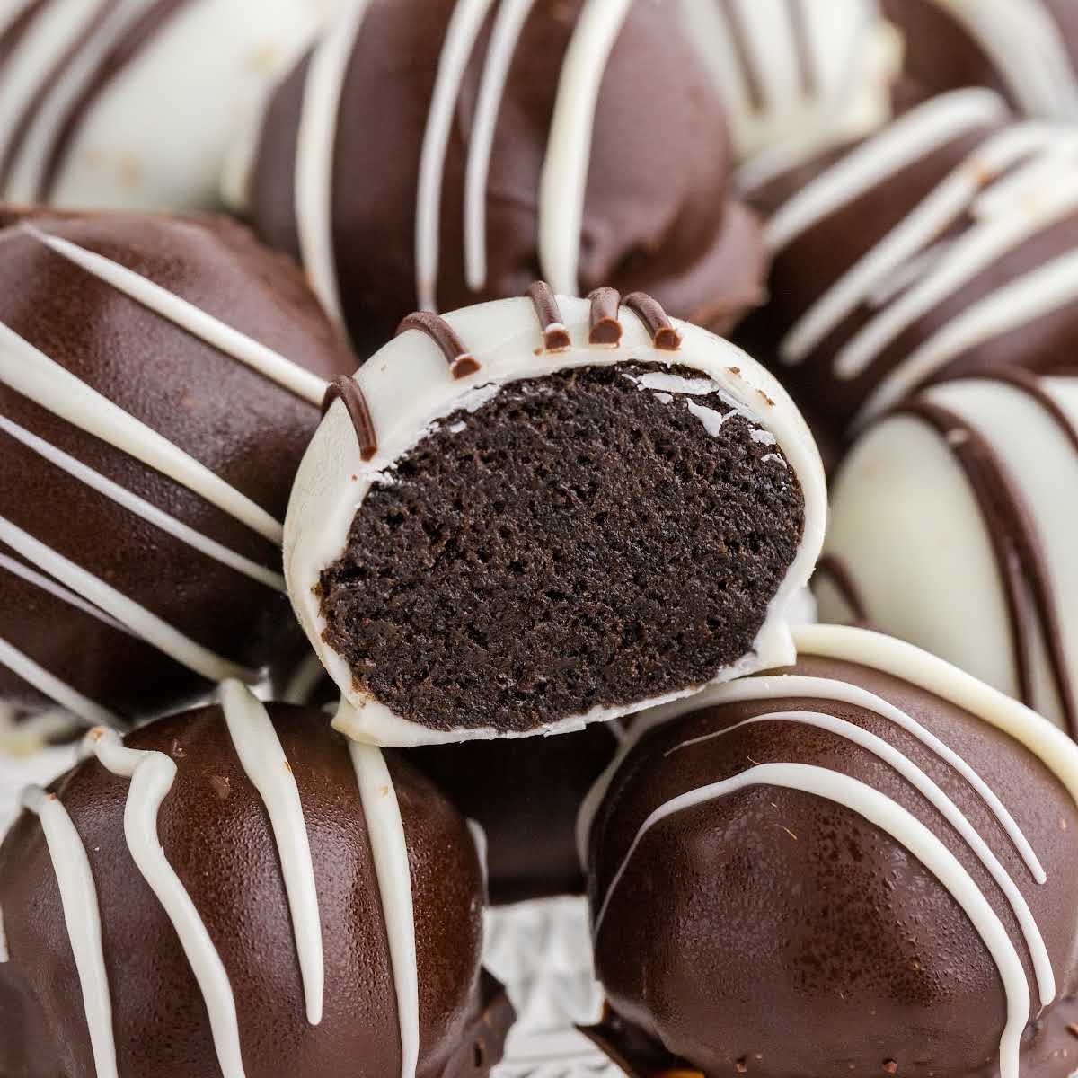 Oreo Balls - Pass the Dessert